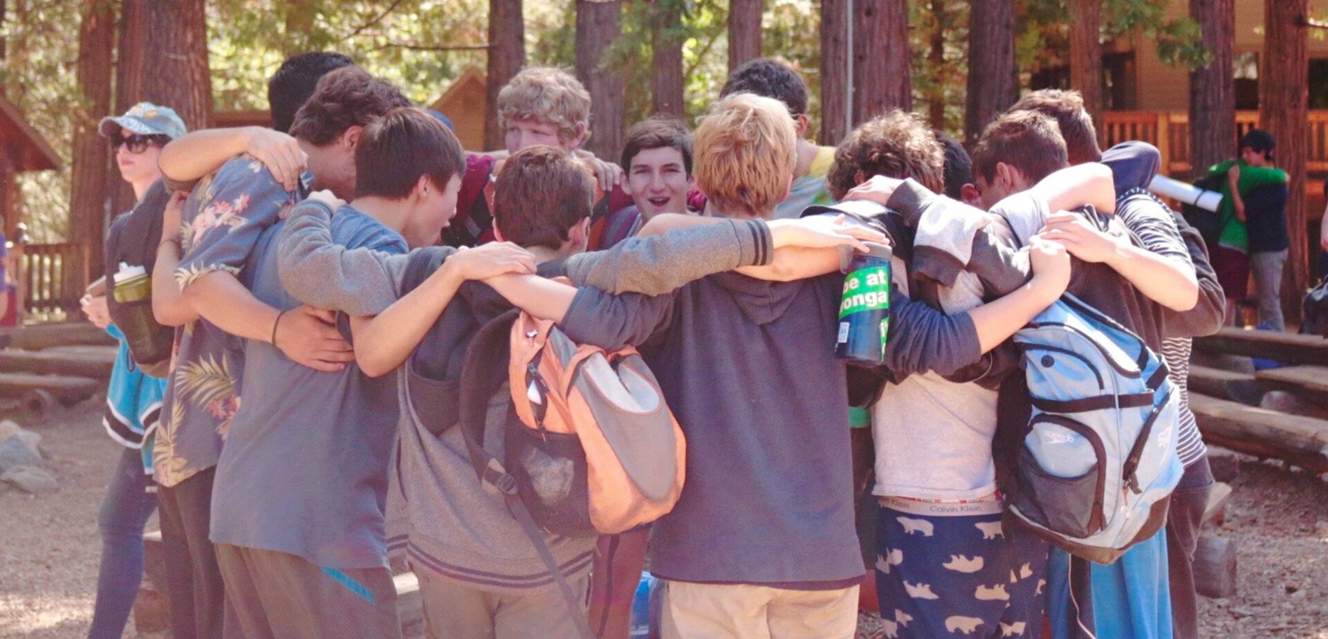 hugging-campers